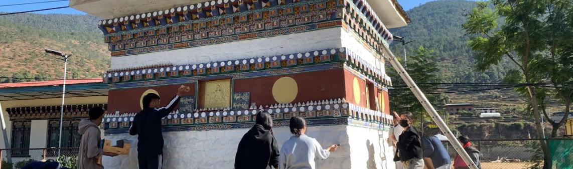 Whitewashing of Chorten (𝘊𝘩𝘰𝘳𝘵𝘦𝘯 𝘒𝘶𝘬𝘢𝘳 𝘚𝘰𝘦𝘭𝘯𝘪) as a build-up program for the celebration of 116th National Day.